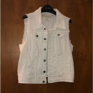 The Buckle RWH White Denim vest size M NWOT
